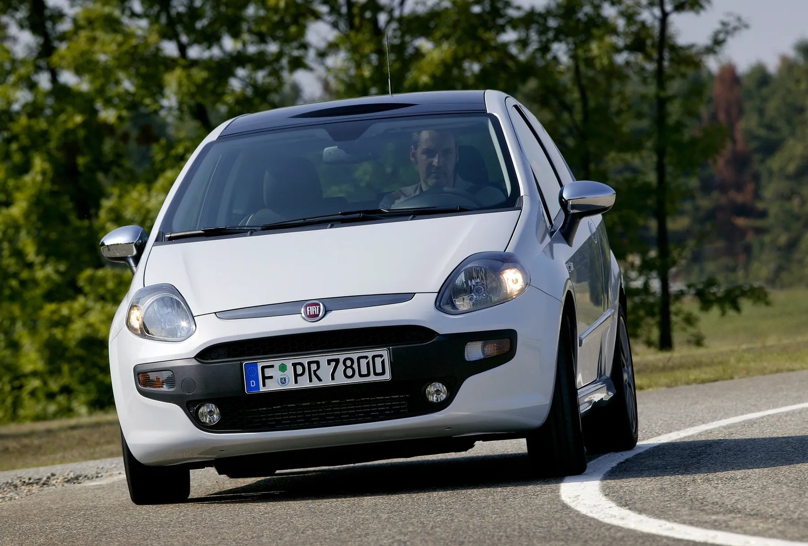 Fiat_Punto_3_generation_restyling__Mini_3-doors__5.jpg