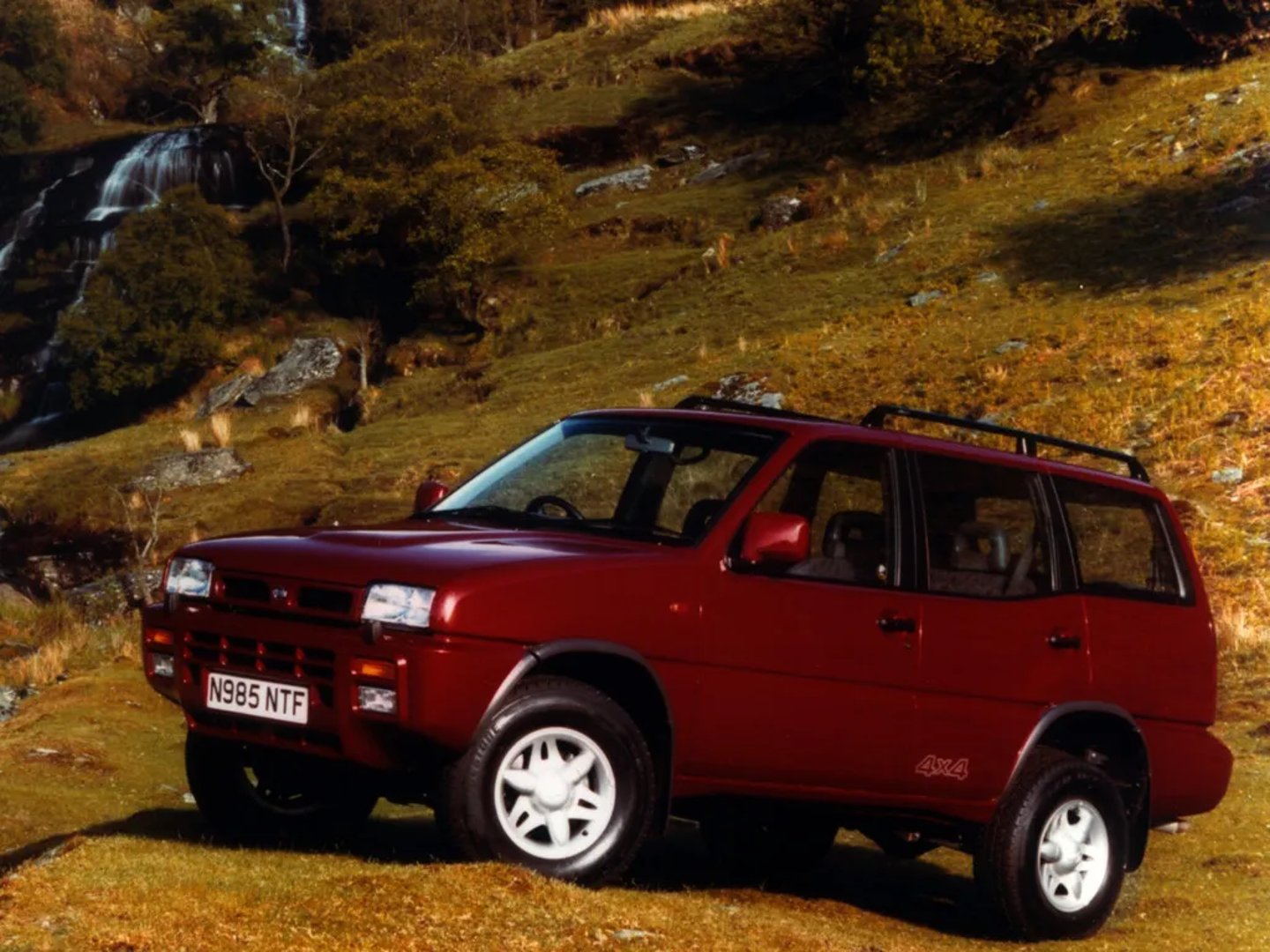 Nissan_Terrano_2_generation__SUV_5-doors__2.jpg