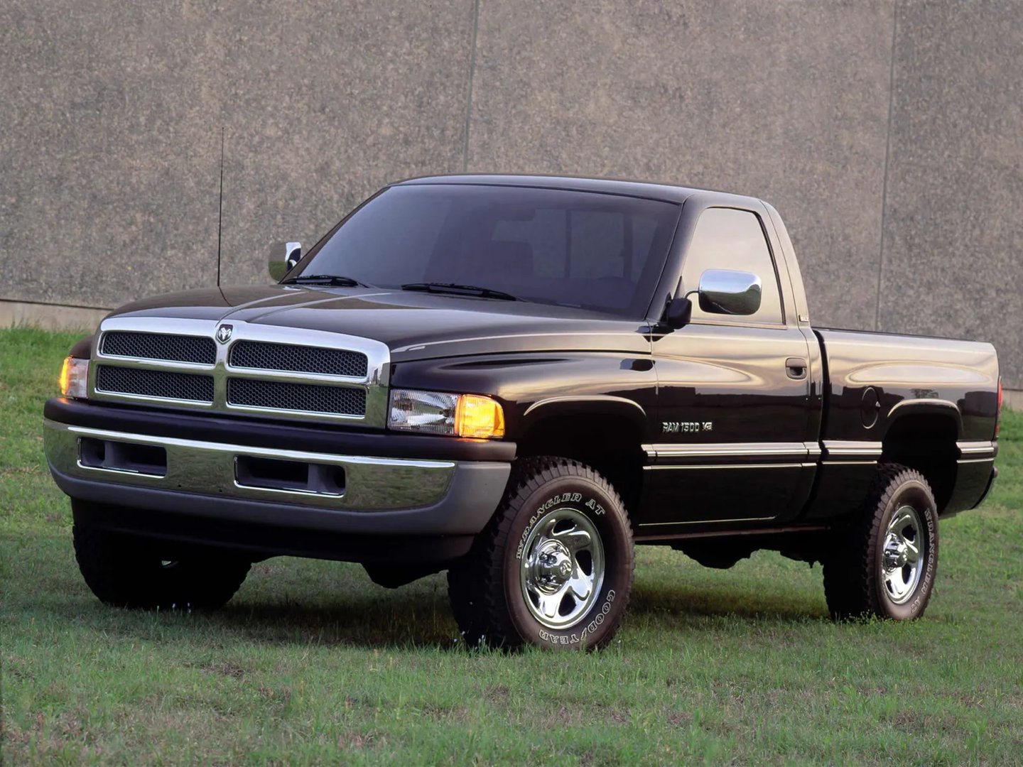 Dodge_RAM_2_generation__Pickup_single-cab__4.jpg