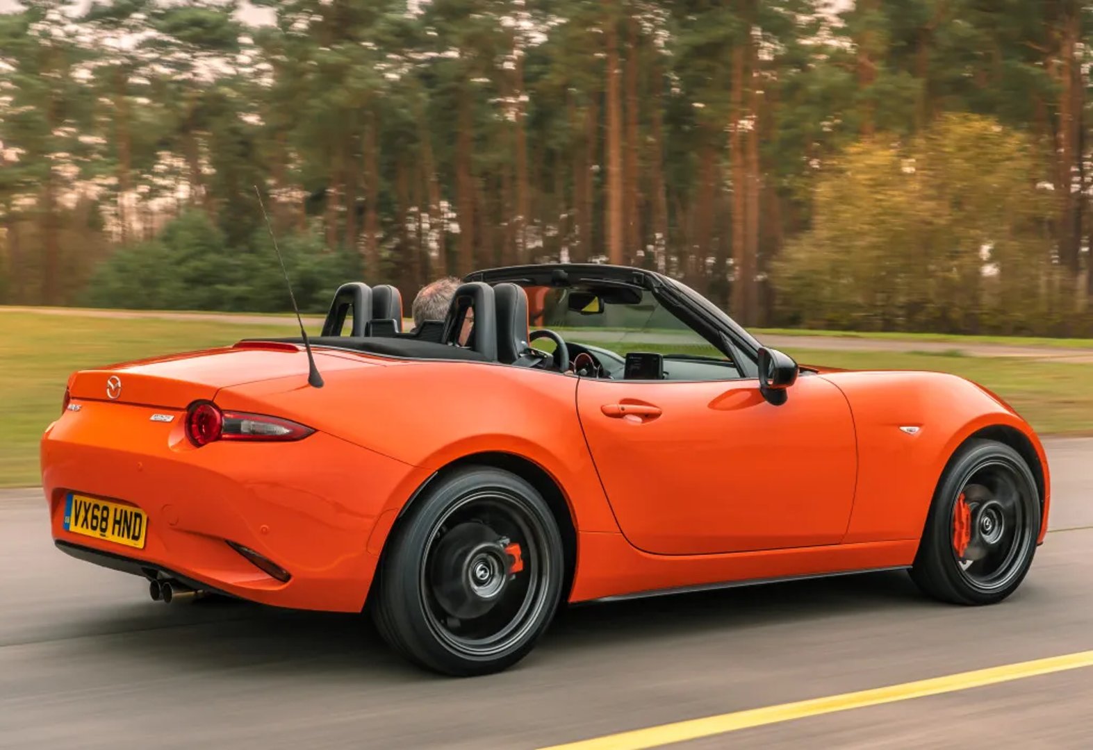 Mazda_MX-5_4_generation_restyling_1__Roadster__2.jpg