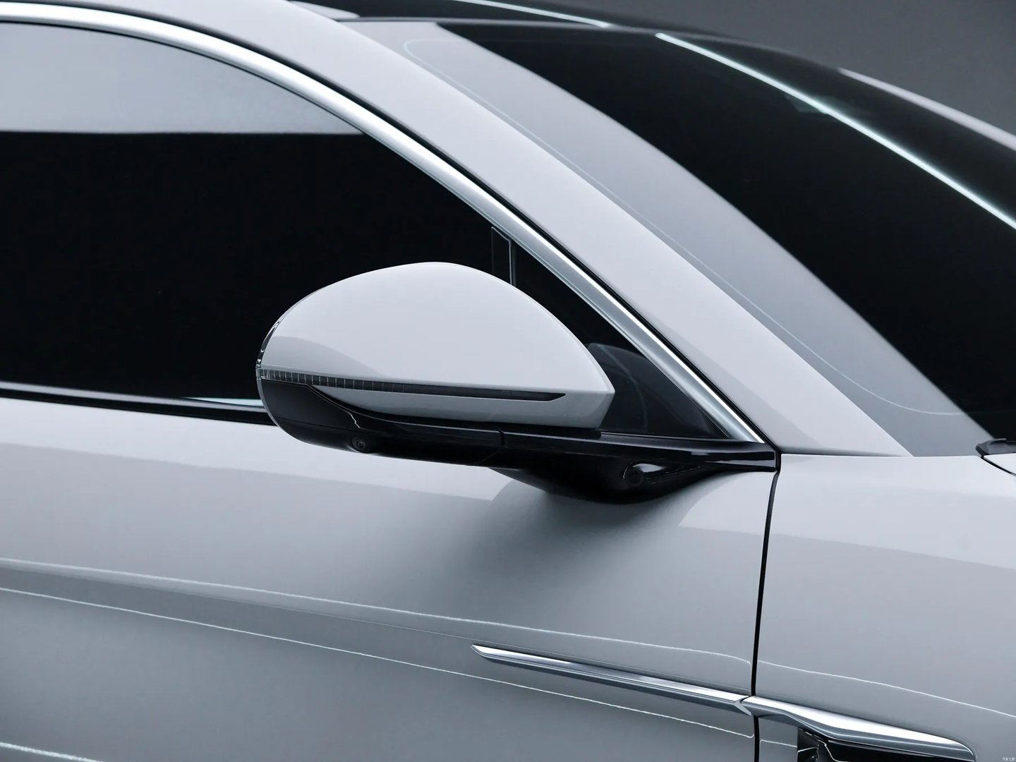denza_N7_1_generation__SUV_5-doors__13.jpg