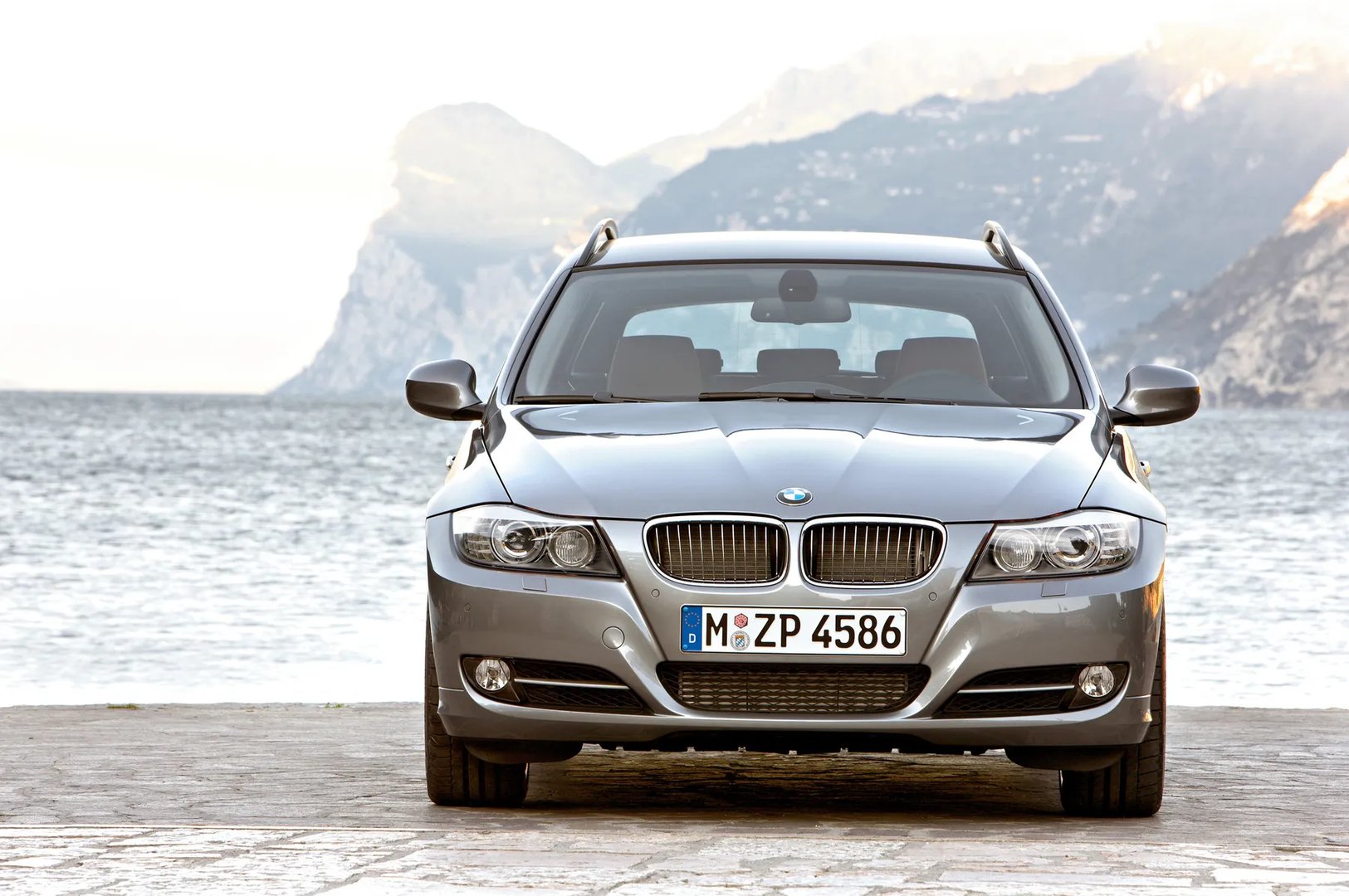 BMW_3_series_5_generation_restyling__Estate_5-door__5.jpg