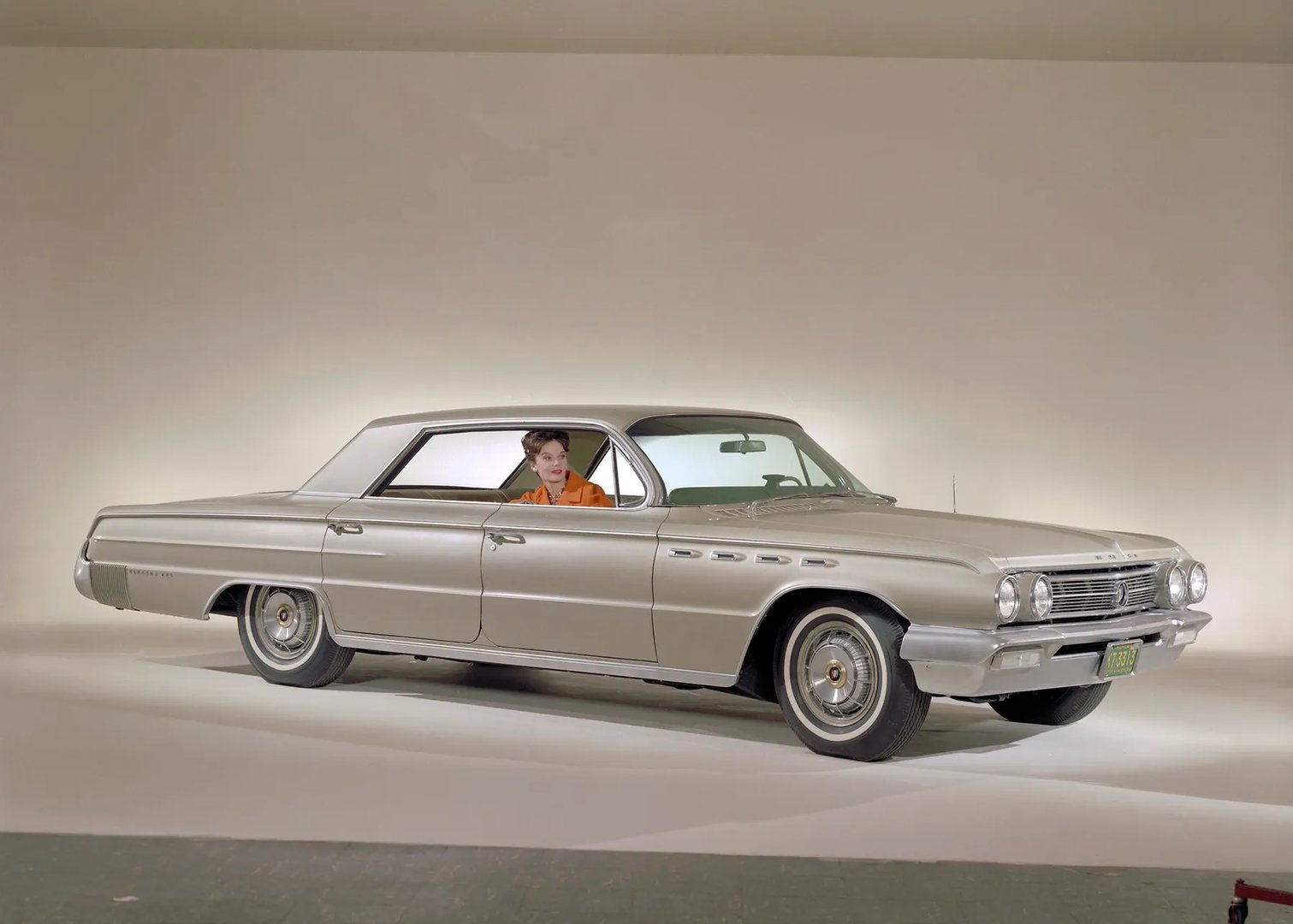 Buick_Electra_2_generation__Sedan_Hardtop__4.jpg