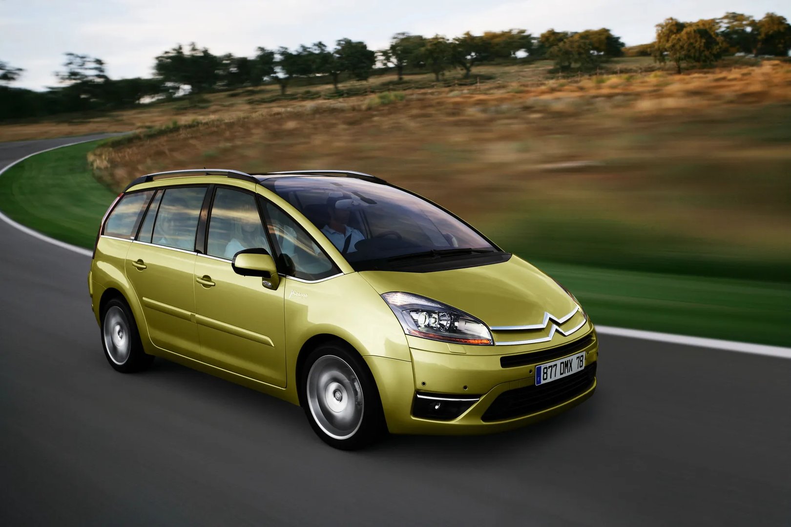 Citroen_C4_Grand_Picasso_1_generation__Compact_Van__1.jpg