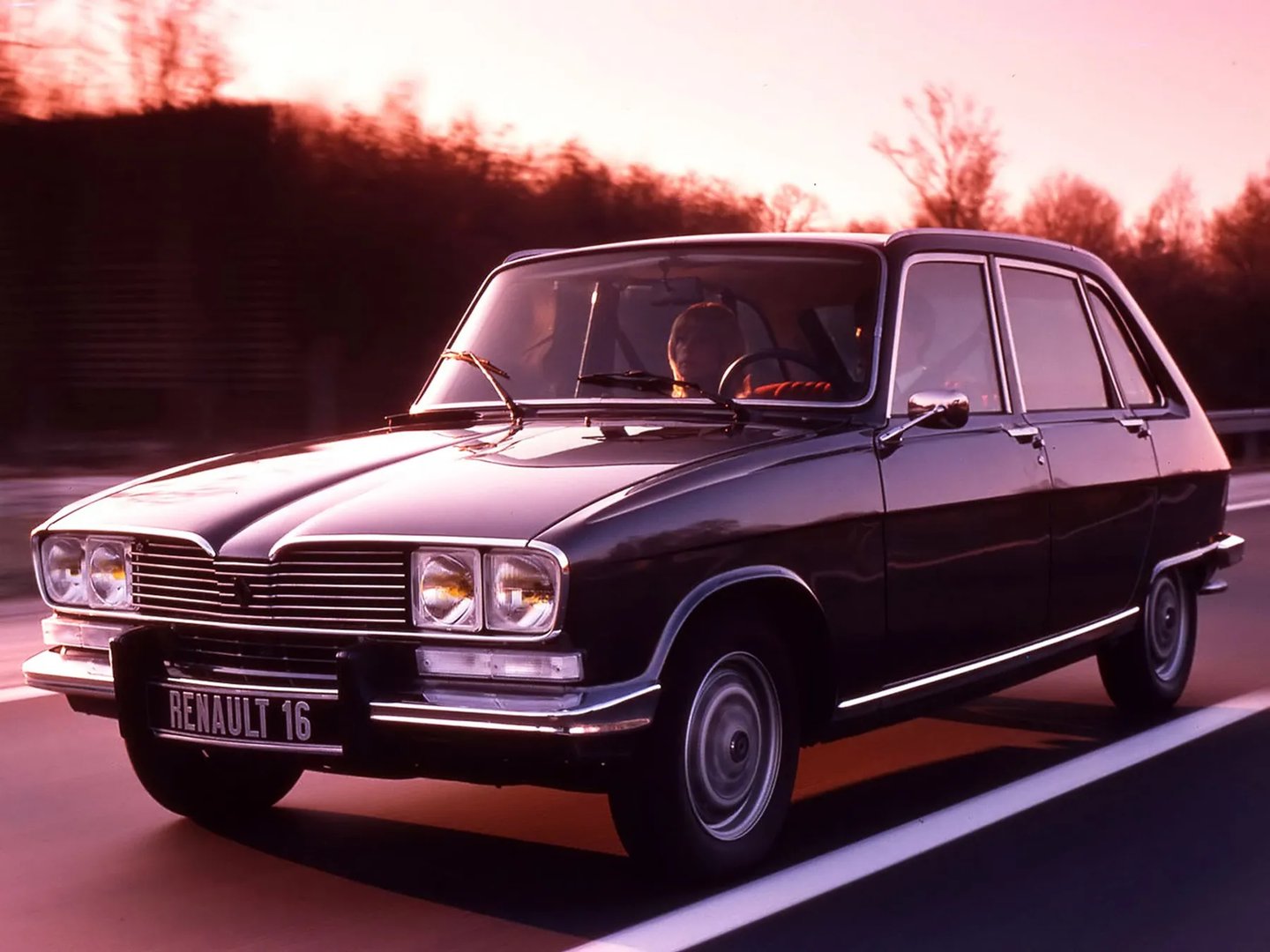 Renault_16_1_generation__Hatchback_5-door__7.jpg