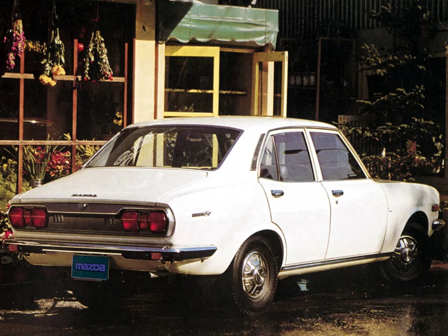 Mazda_616_1_generation__Sedan__4.jpg