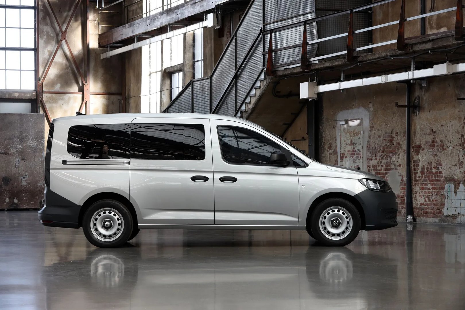 Volkswagen_Caddy_5_generation__Van_Long__3.jpg