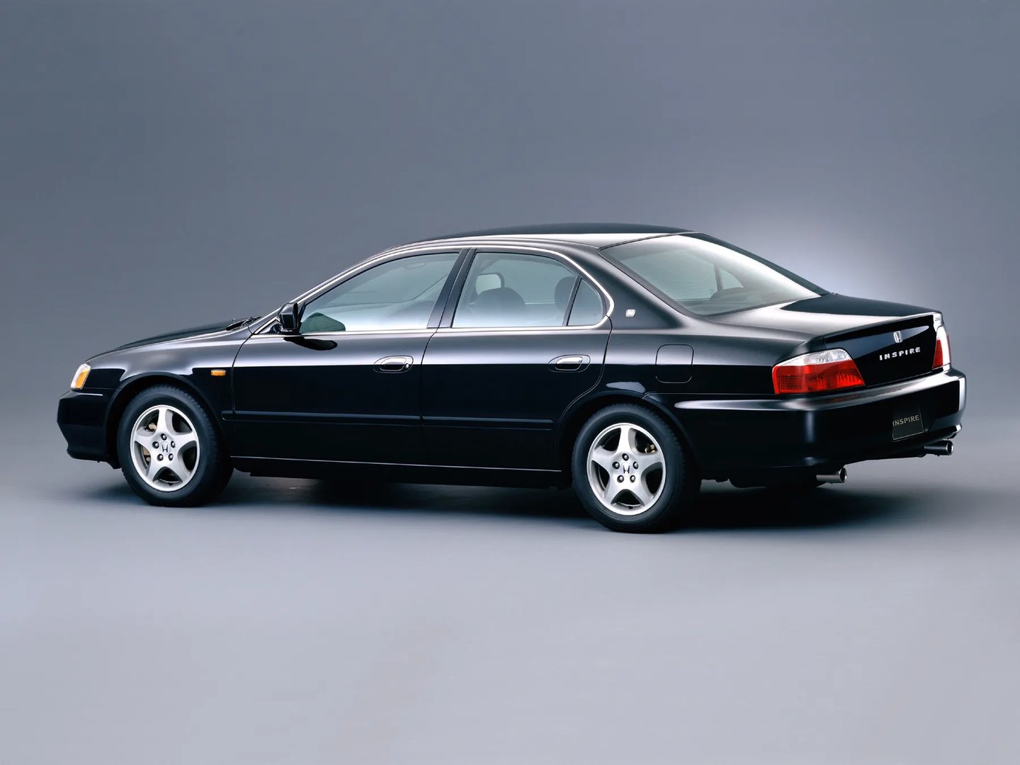 Honda_Inspire_3_generation__Sedan__1.jpg