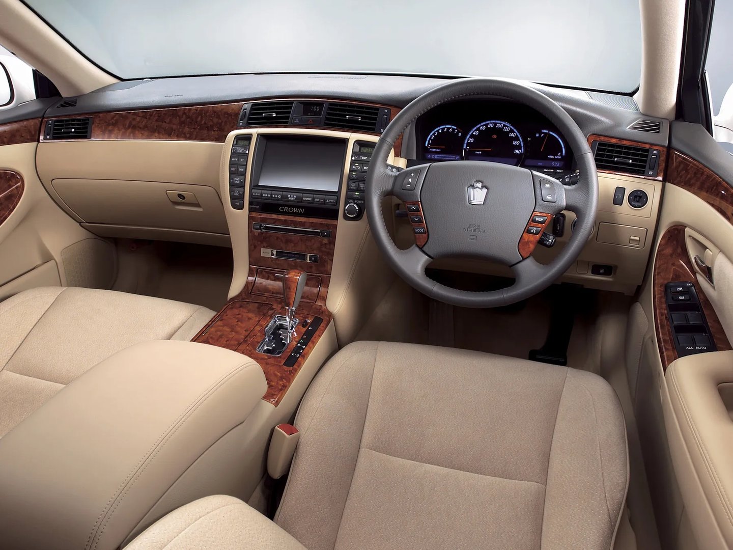 Toyota_Crown_12_generation__Sedan__13.jpg