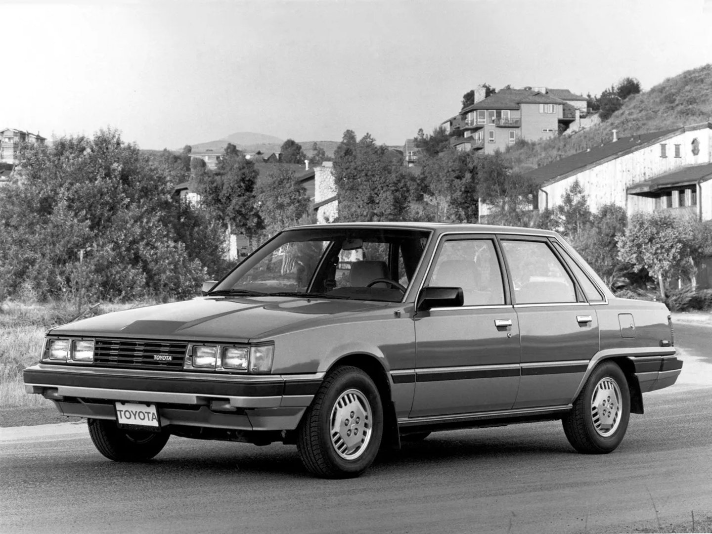Toyota_Camry_1_generation__Sedan__12.jpg