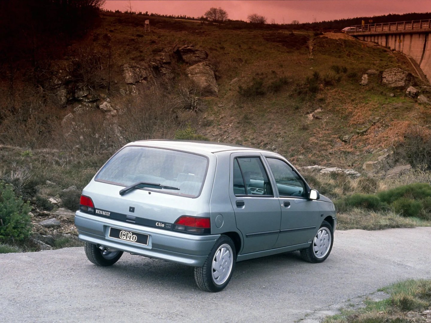 Renault_Clio_1_generation__Mini_5-doors__5.jpg