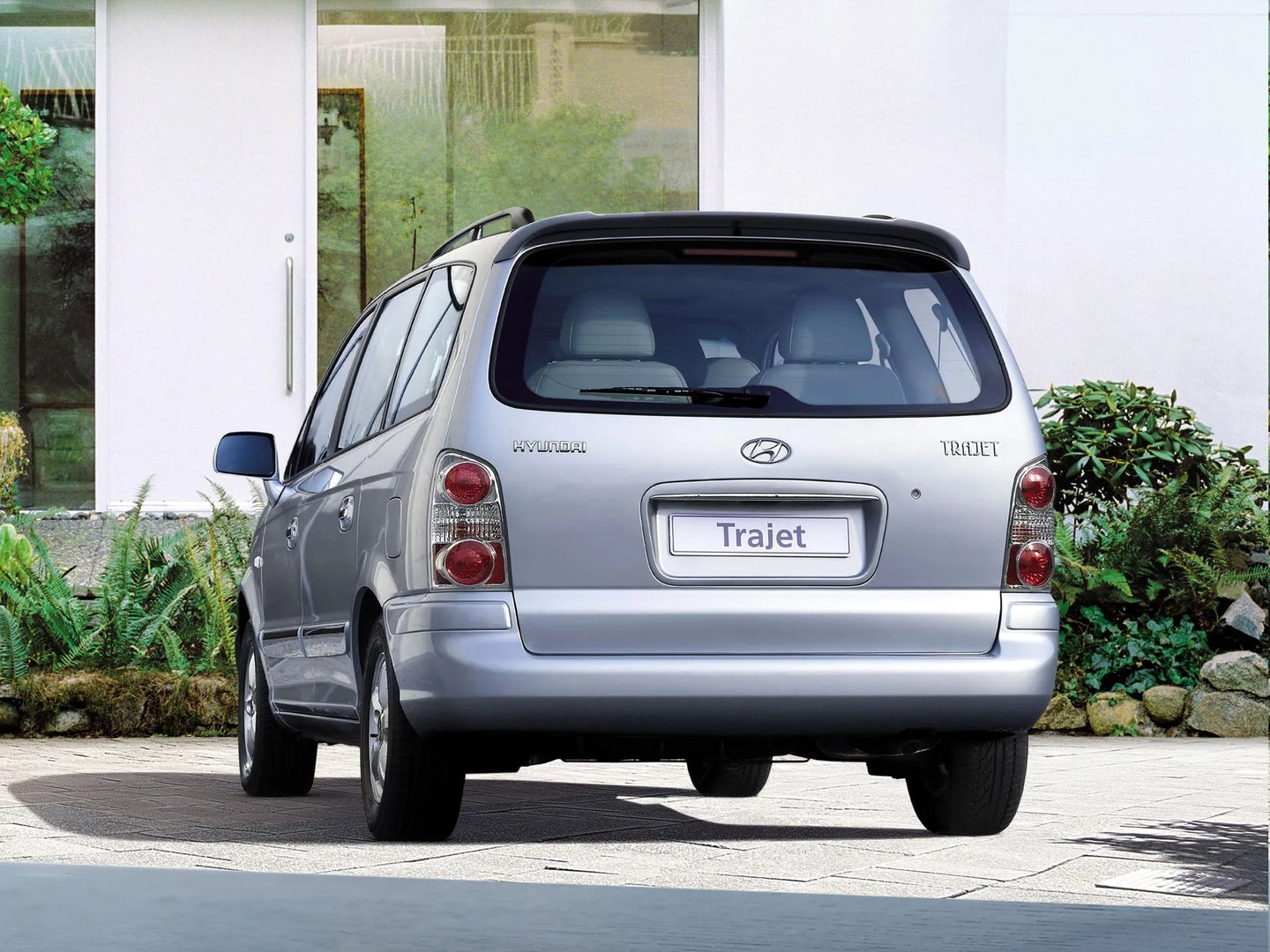 Hyundai_Trajet_1_generation_restyling__Compact_Van__4.jpg