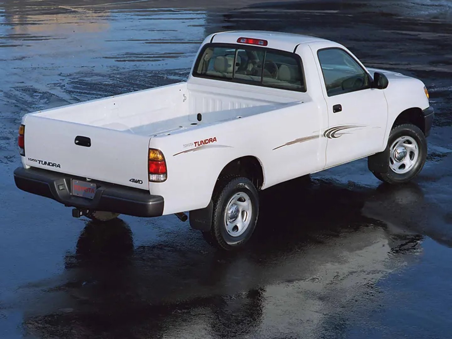 Toyota_Tundra_1_generation__Pickup_single-cab__3.jpg