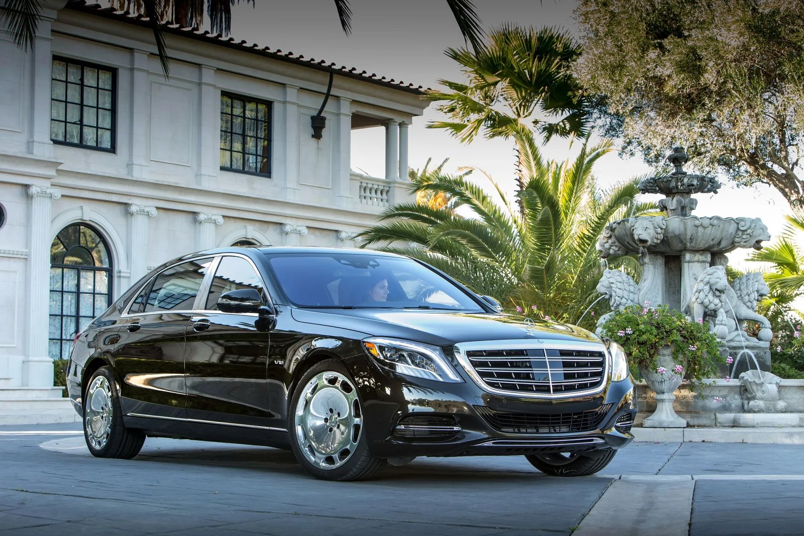 Mercedes_Maybach_S-Class_1_generation__Sedan_Long__2.jpg