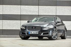 jaguar XJ