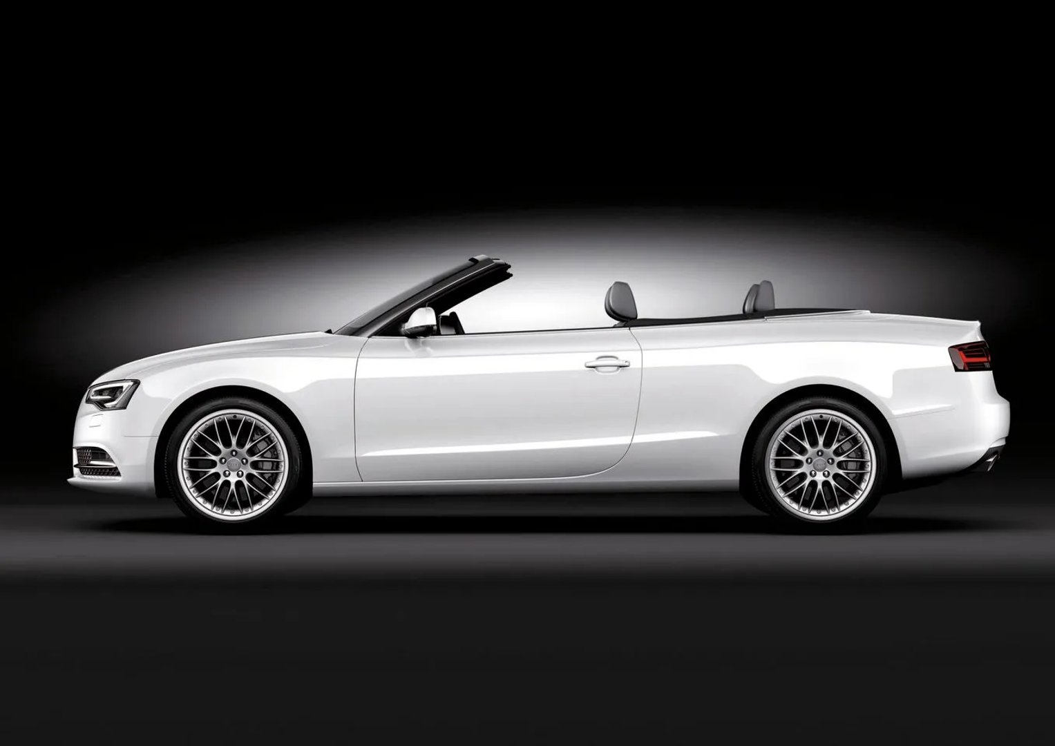 Audi_A5_1_generation_restyling__Cabrio__6.jpg