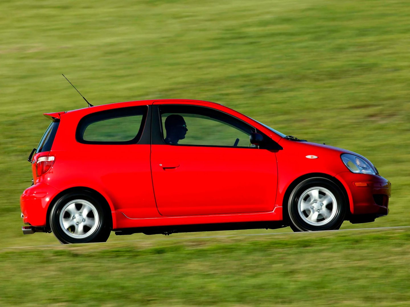 Toyota_Echo_1_generation__Mini_3-doors__3.jpg