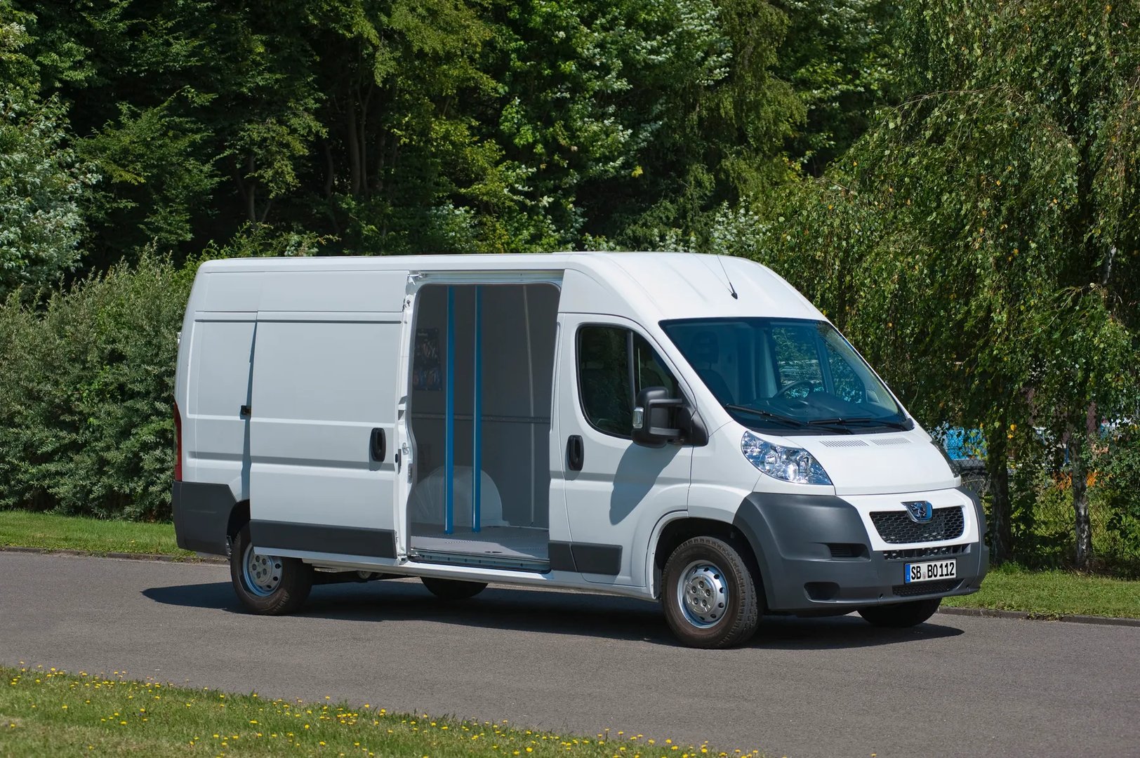 Peugeot_Boxer_2_generation__Van_Long__2.jpg