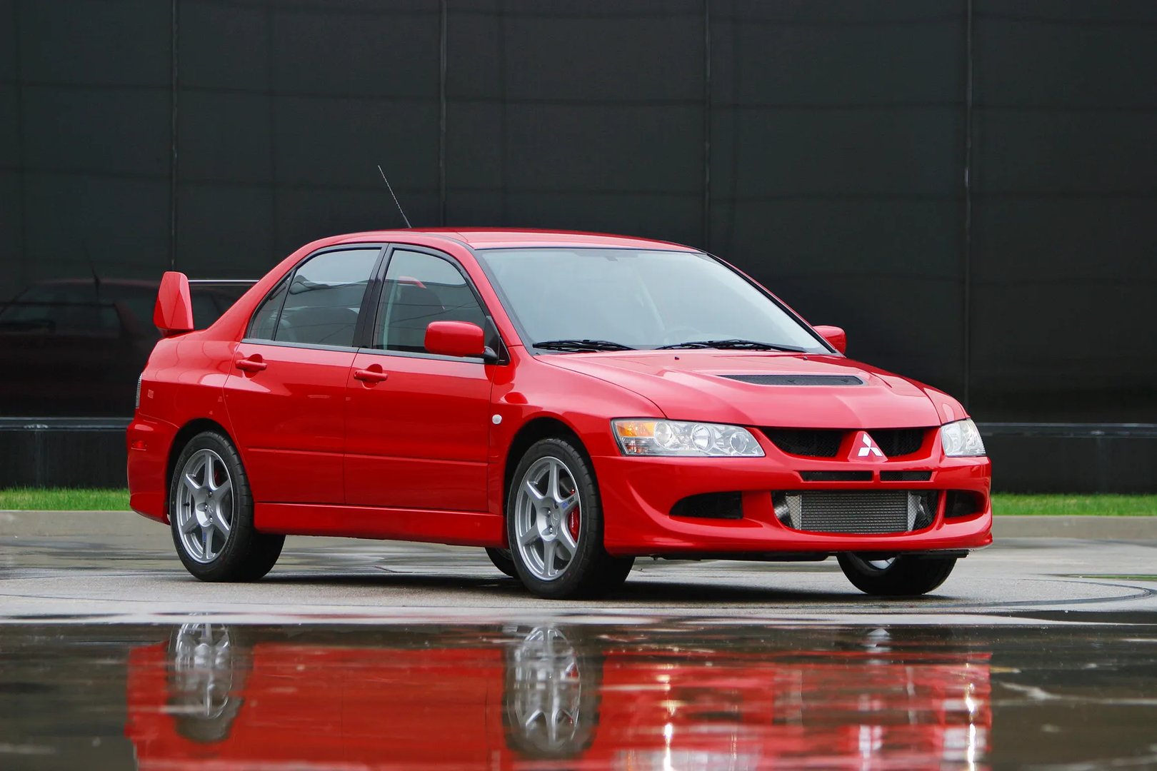 Mitsubishi_Lancer_Evolution_8_generation__Sedan__2.jpg