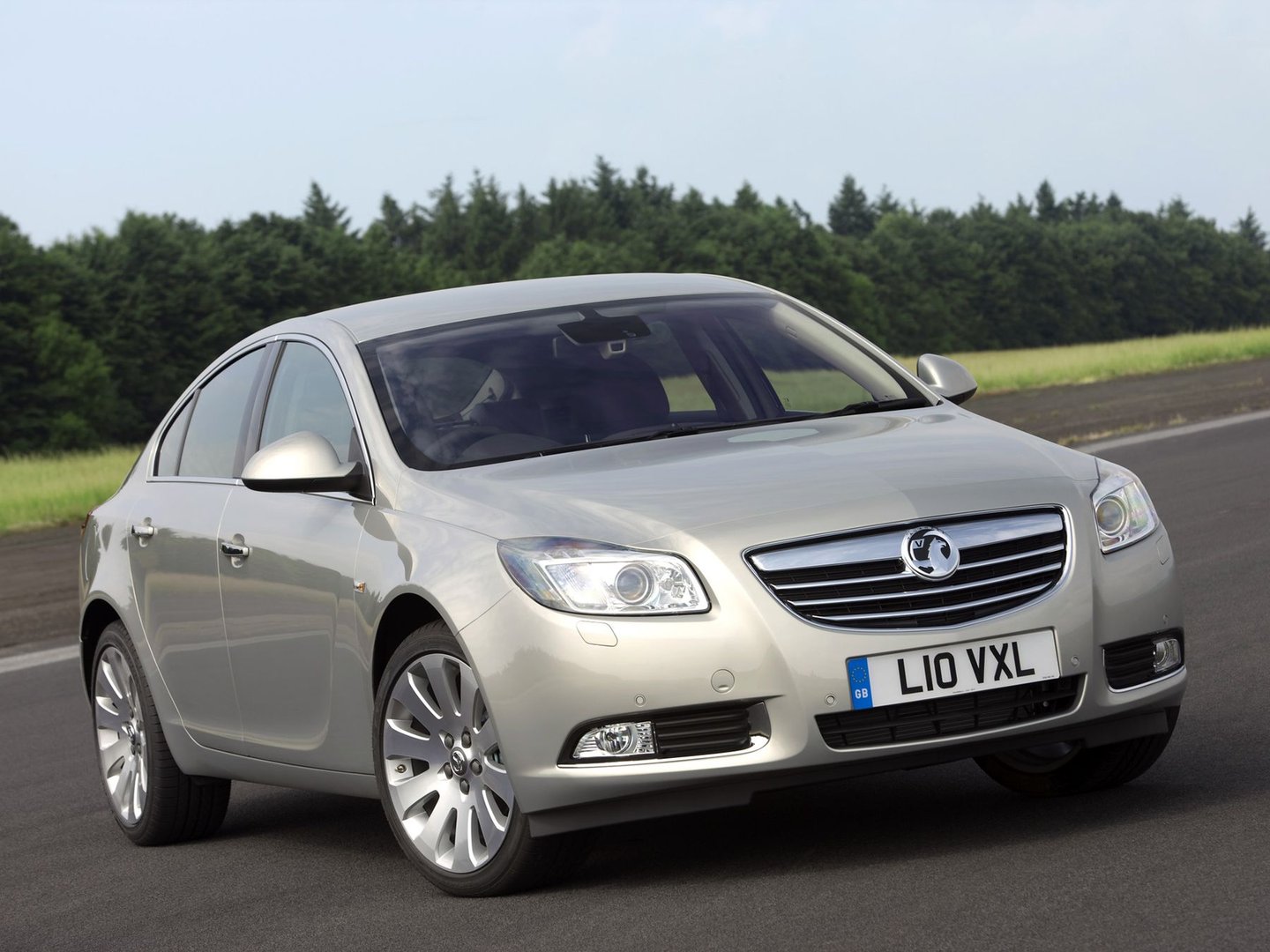 vauxhall_Insignia_1_generation__Liftback__24.jpg