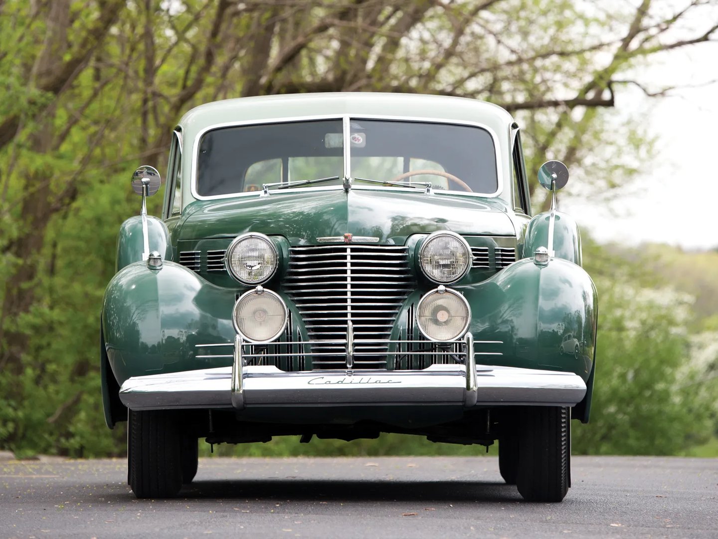 Cadillac_Sixty_Special_1_generation__Sedan__2.jpg