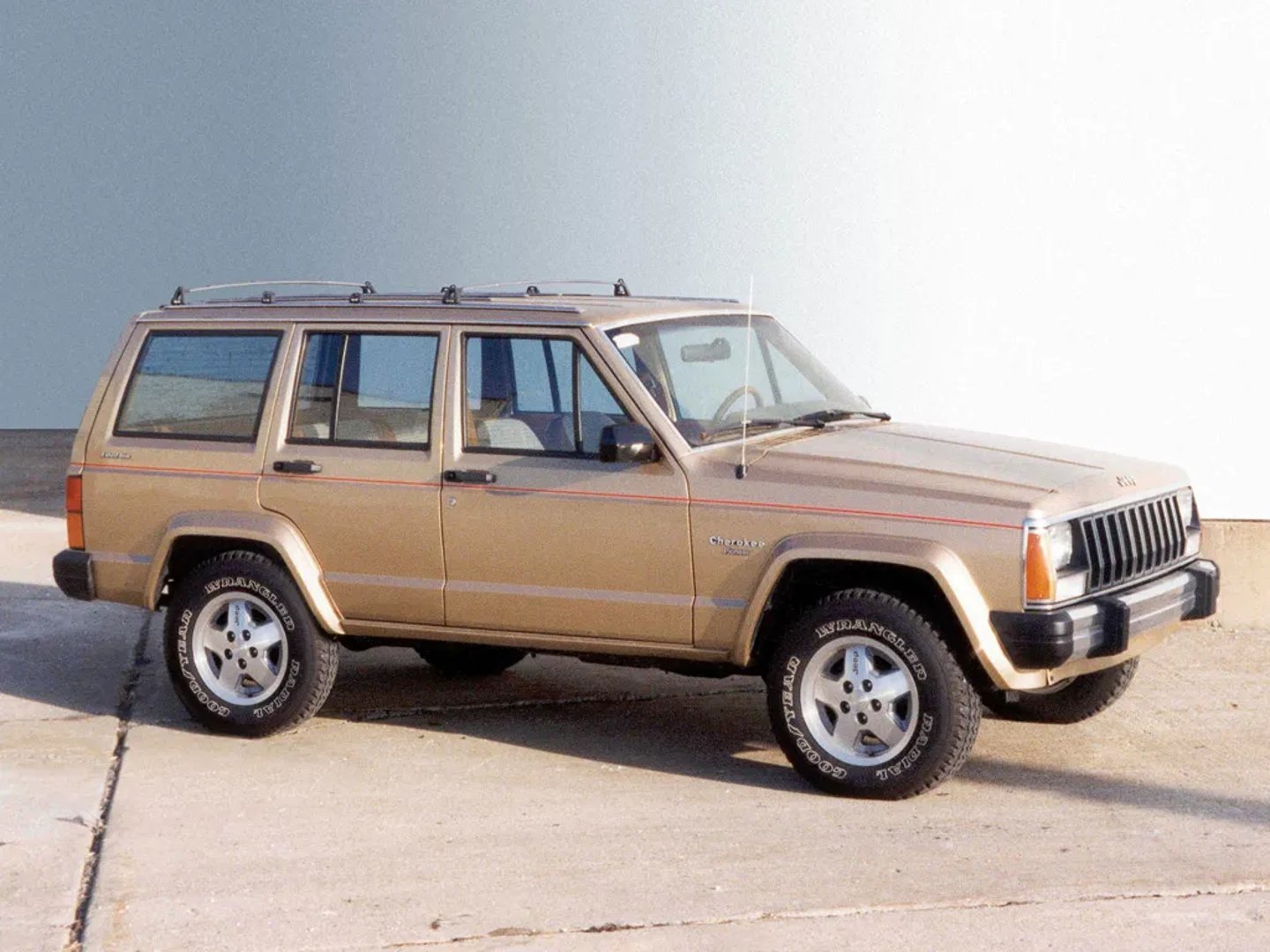 Jeep_Cherokee_2_generation__SUV_5-doors__5.jpg