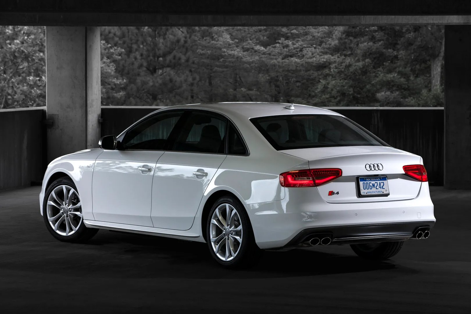 Audi_S4_4_generation_restyling__Sedan__12.jpg