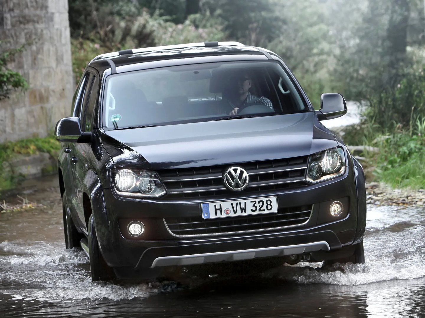 Volkswagen_Amarok_1_generation__Pickup_double-cab__7.jpg