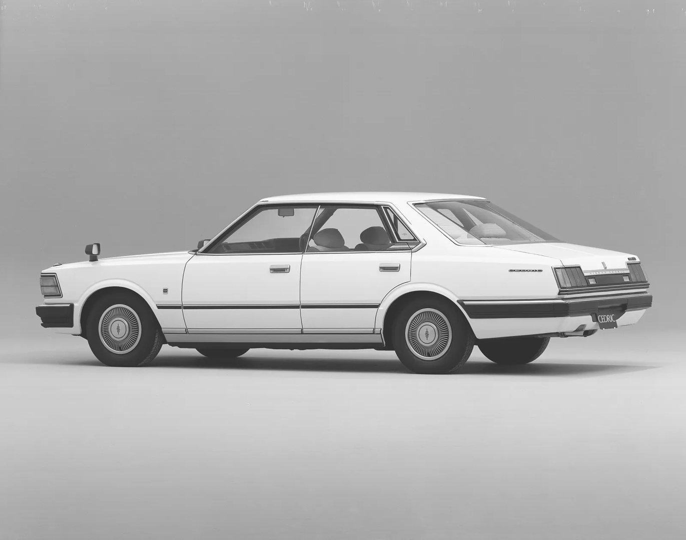 Nissan_Cedric_5_generation__Sedan_Hardtop__8.jpg