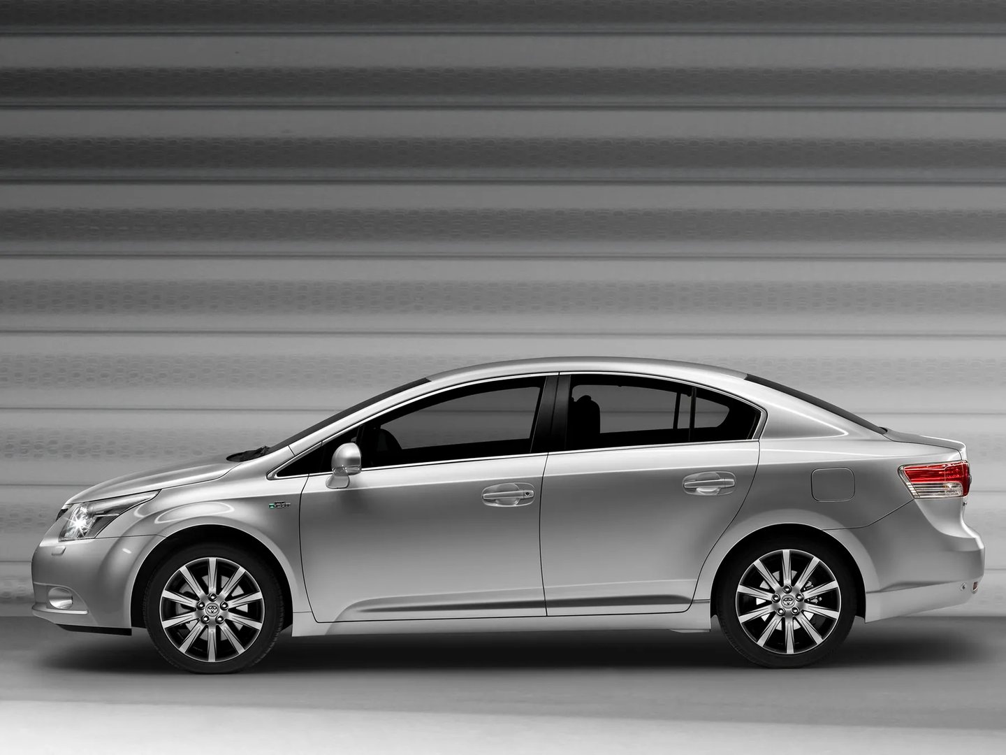 Toyota_Avensis_3_generation__Sedan__2.jpg