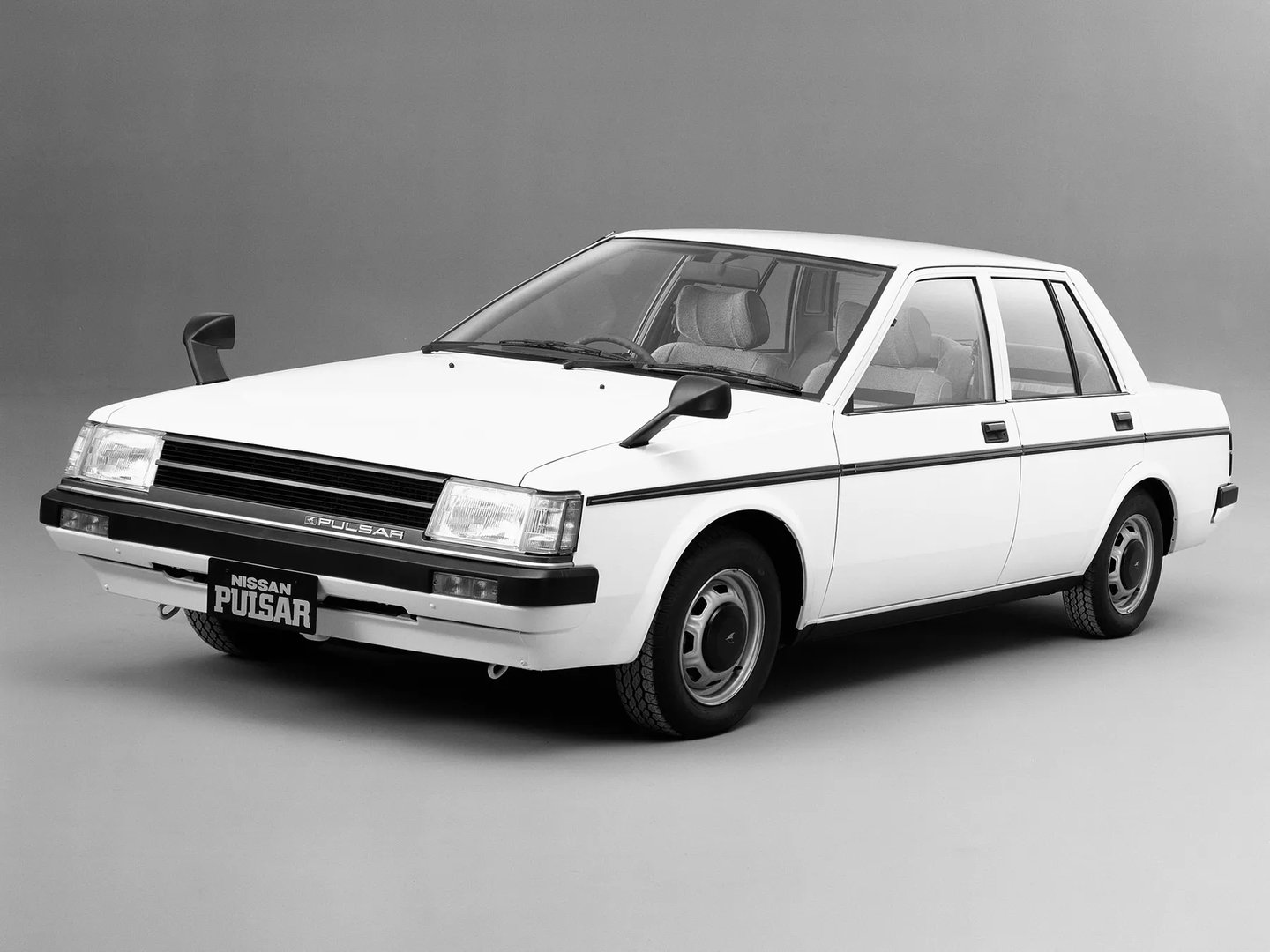 Nissan_Pulsar_2_generation__Sedan__1.jpg