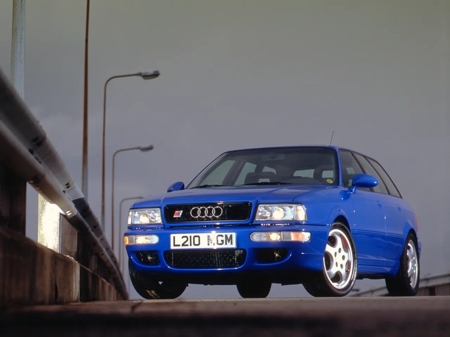 Audi_RS_2_1_generation__Estate_5-door__7.jpg