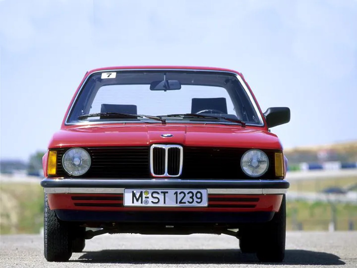 BMW_3_series_1_generation__Sedan_2-doors__10.jpg