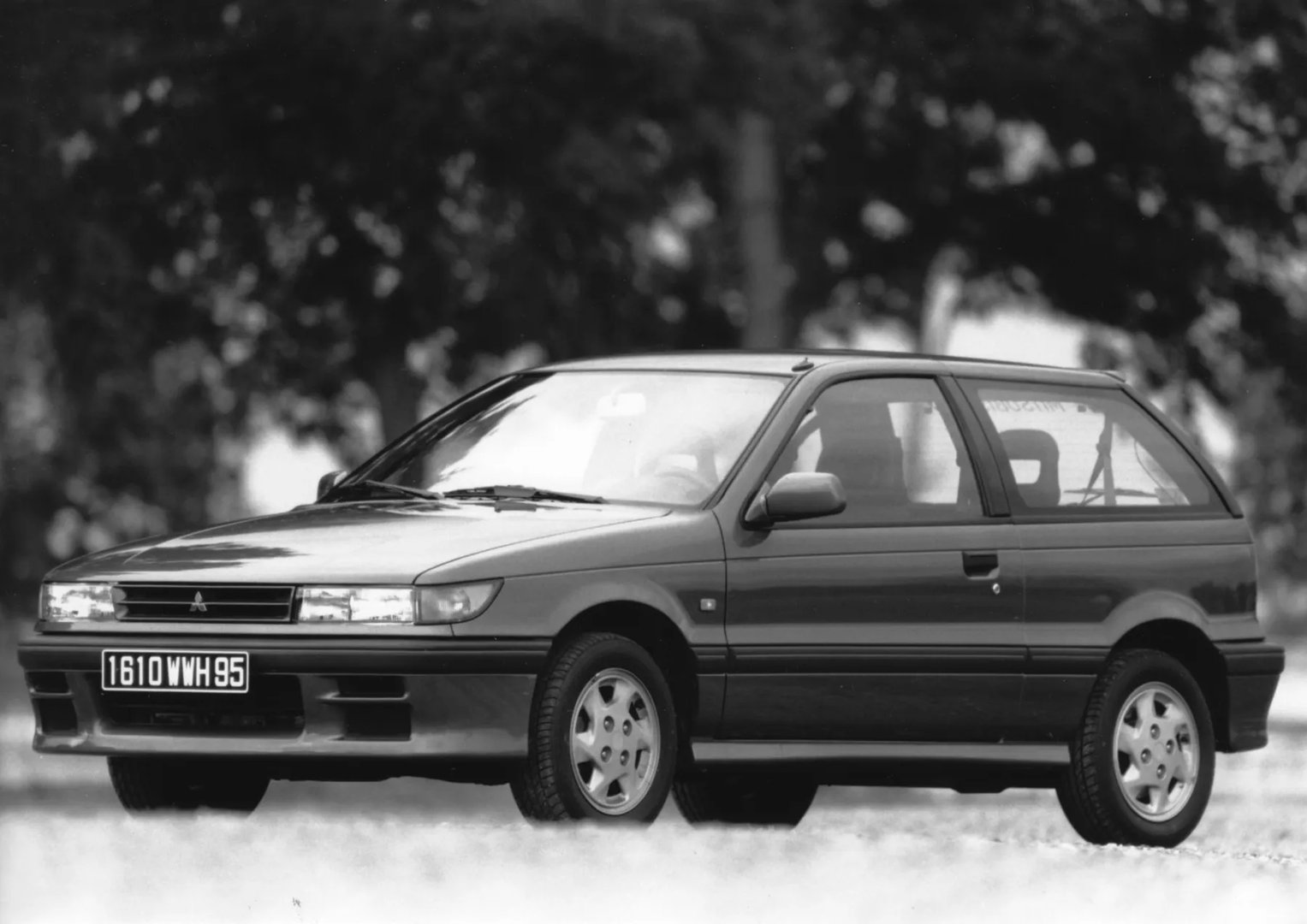 Mitsubishi_Colt_3_generation__Mini_3-doors__2.jpg