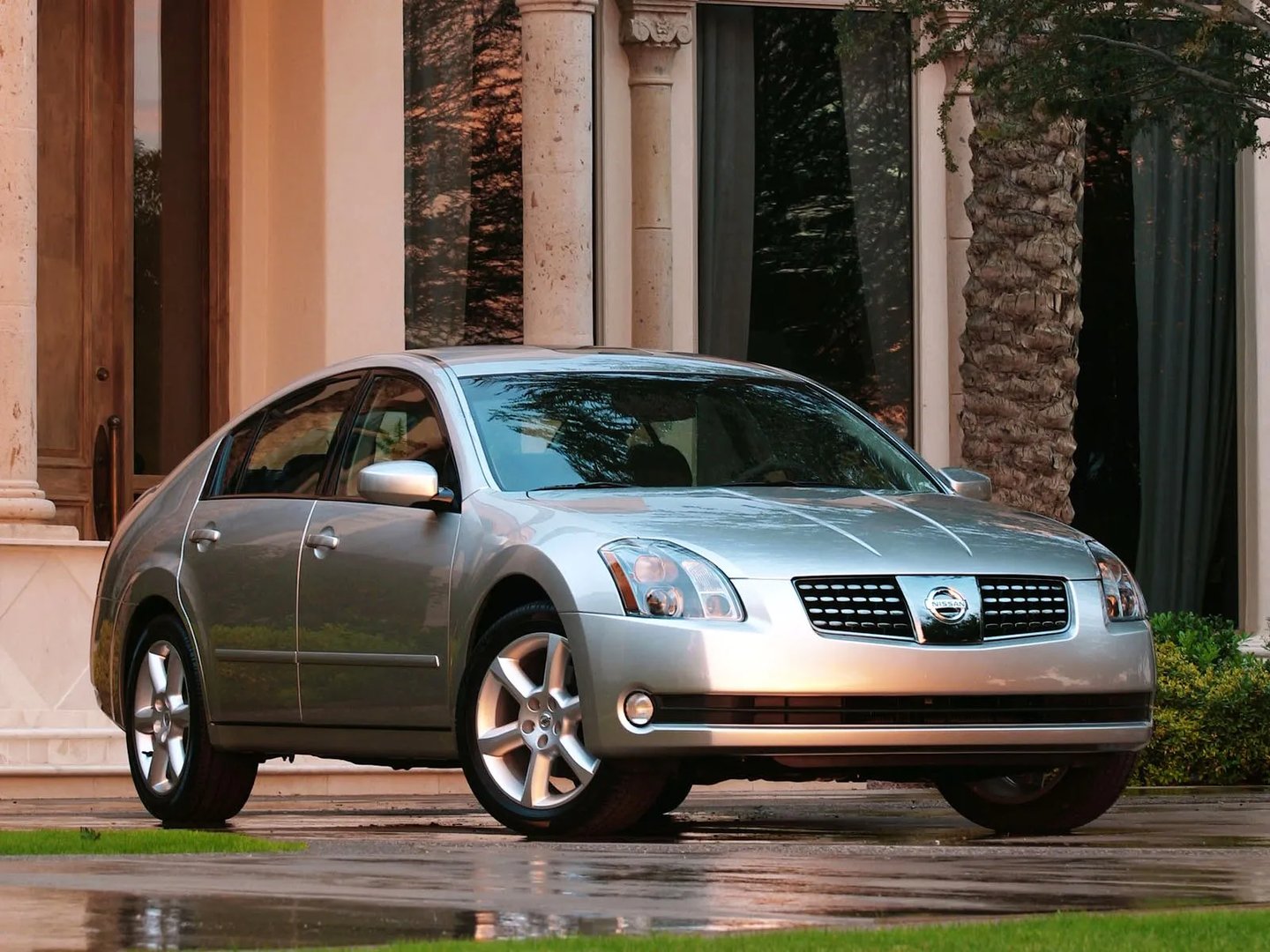 Nissan_Maxima_6_generation__Sedan__6.jpg