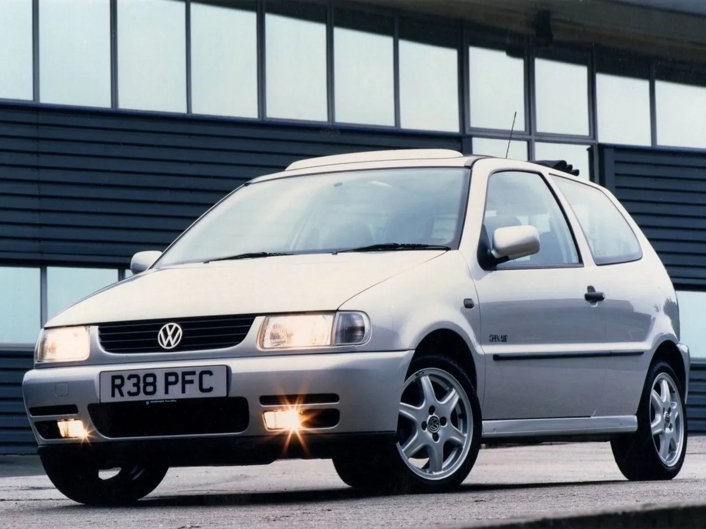 Volkswagen_Polo_3_generation__Mini_3-doors__8.jpg
