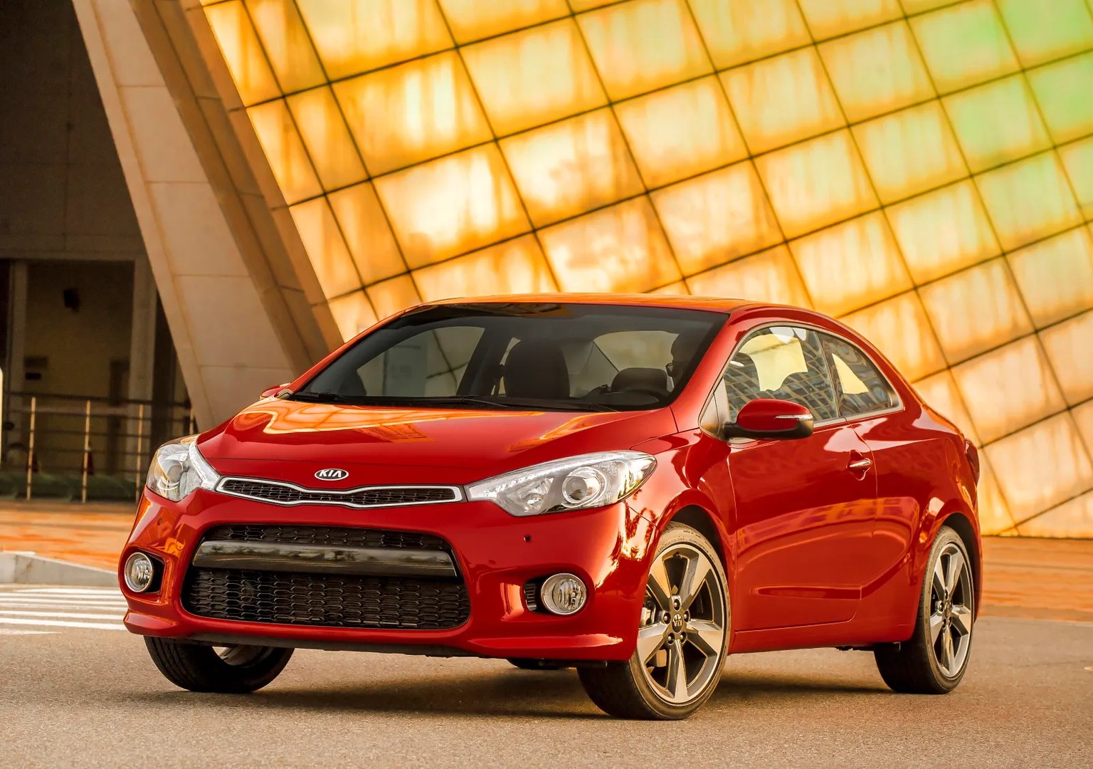 Kia_Cerato_3_generation__Coupe__1.jpg