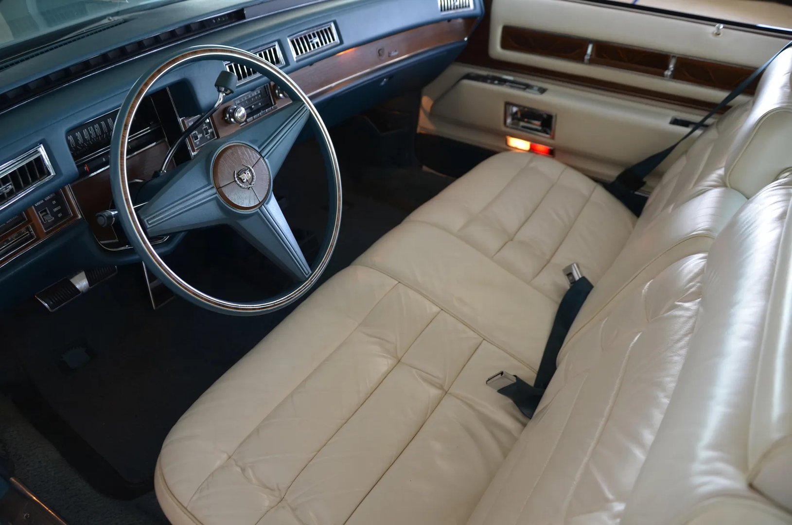 Cadillac_Eldorado_7_generation__Coupe__8.jpg