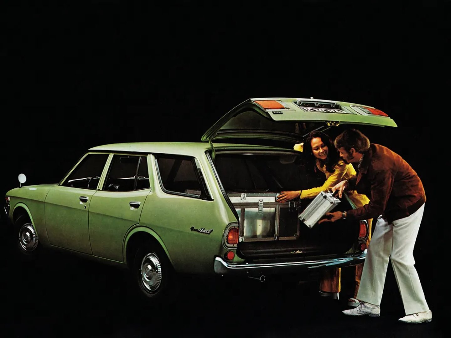 Toyota_Mark_II_2_generation__Estate_5-door__3.jpg