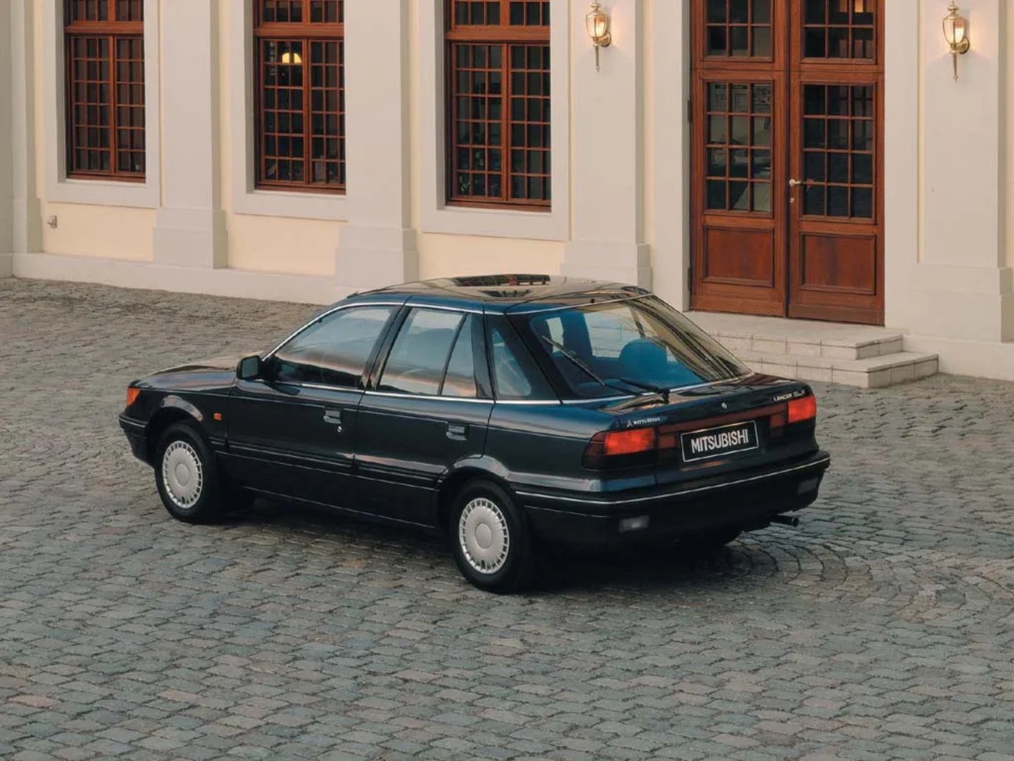 Mitsubishi_Lancer_5_generation__Hatchback_5-door__2.jpg