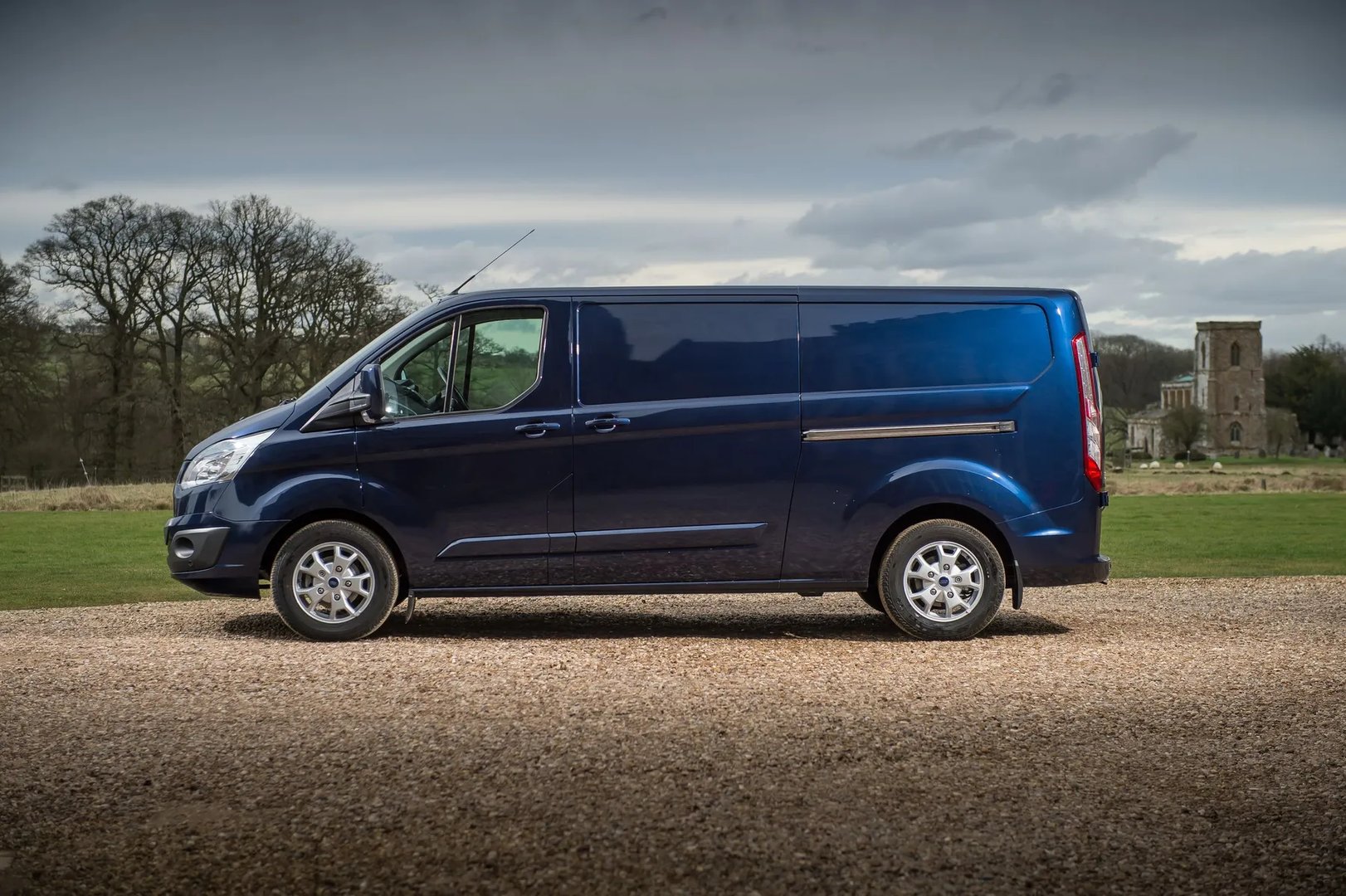 Ford_Transit_Custom_1_generation__Van_Long__8.jpg