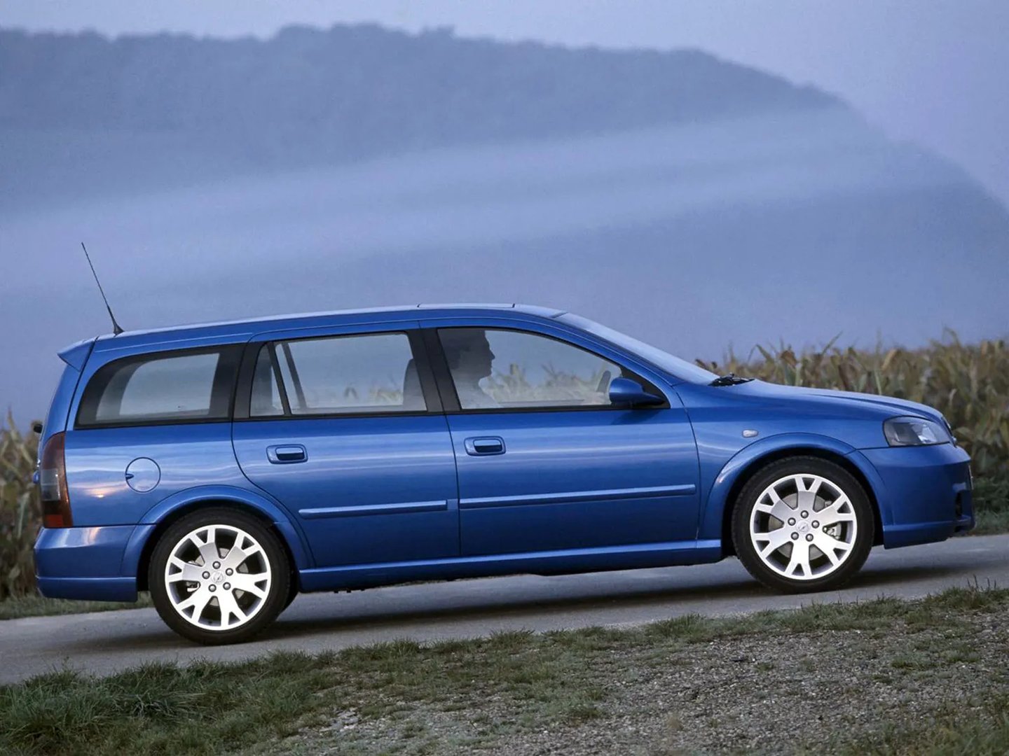 Opel_Astra_OPC_1_generation_restyling__Estate_5-door__5.jpg