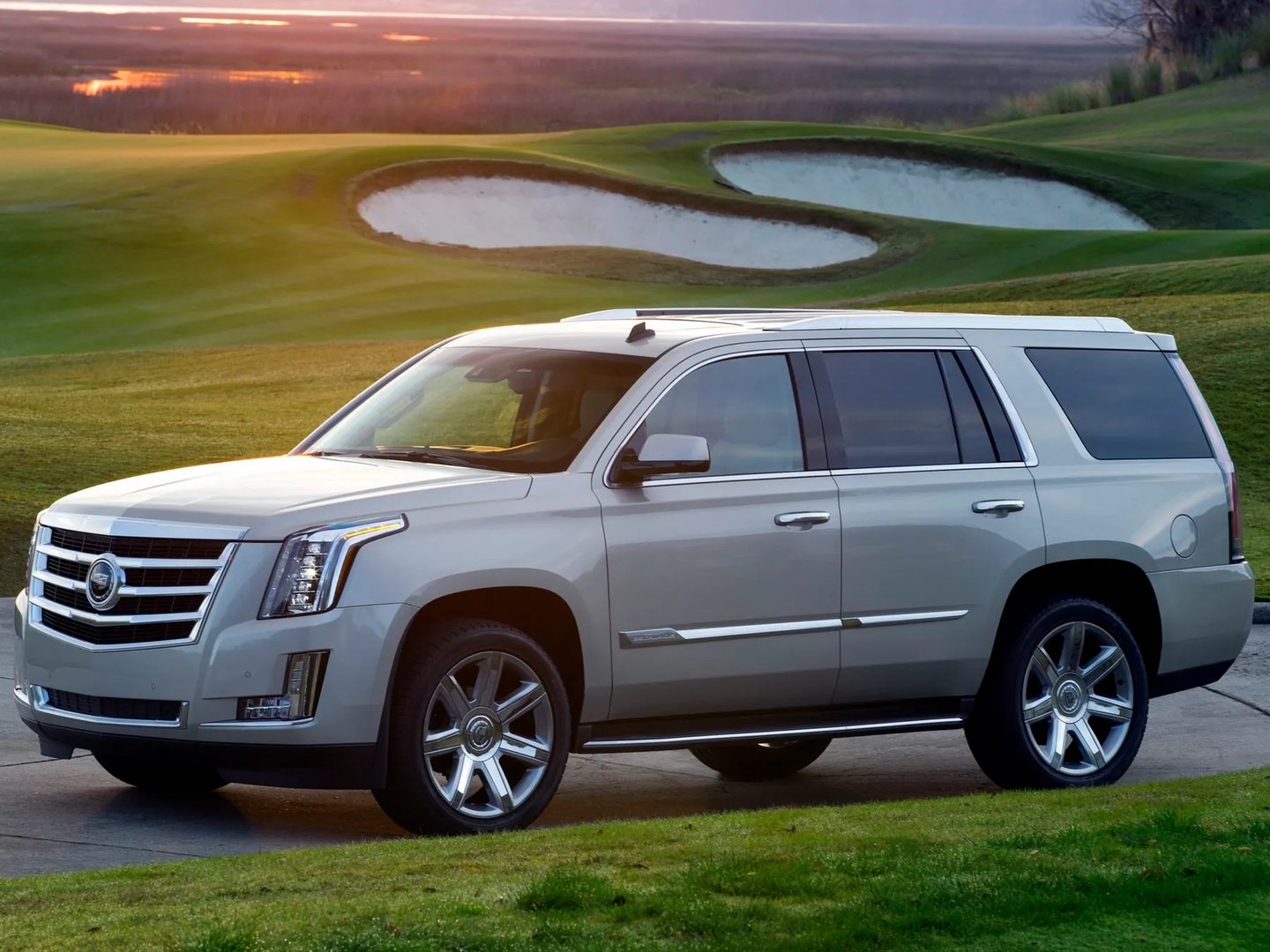 Cadillac_Escalade_4_generation__SUV_5-doors__7.jpg