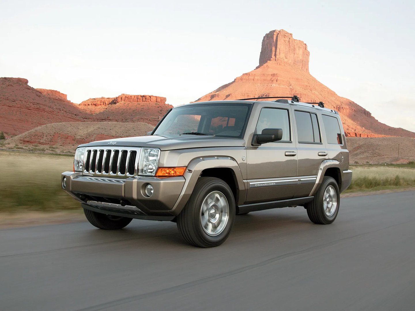 Jeep_Commander_1_generation__SUV_5-doors__8.jpg