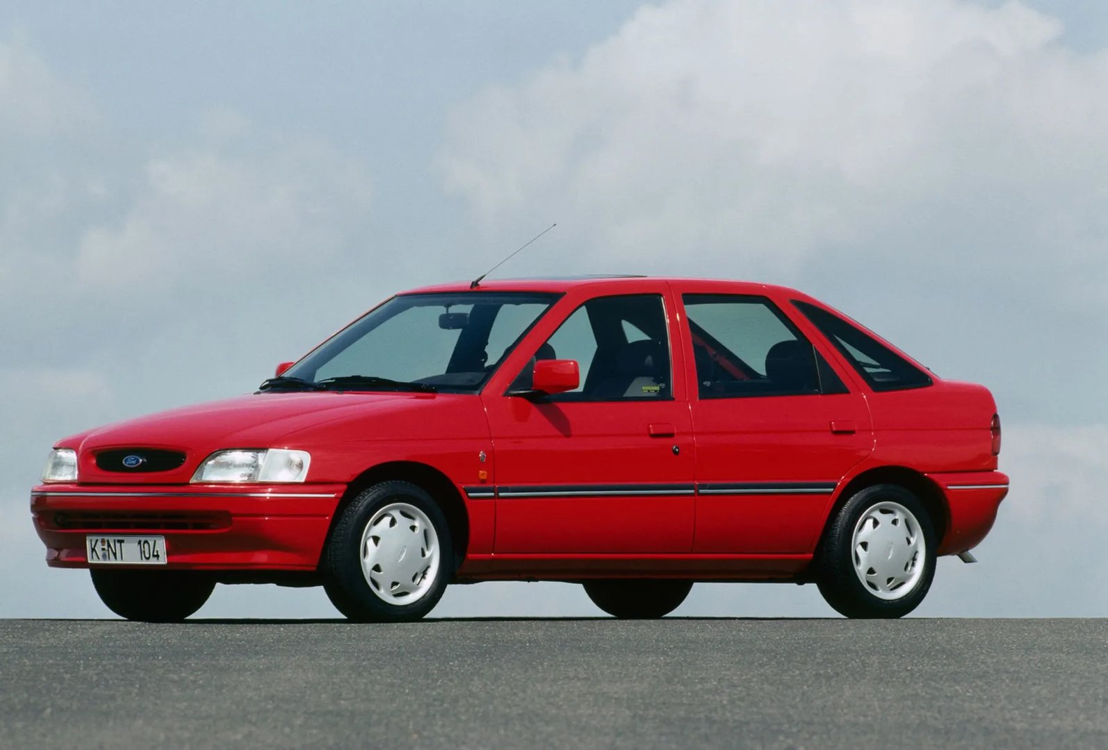 Ford_Escort_5_generation_restyling_1__Hatchback_5-door__1.jpg