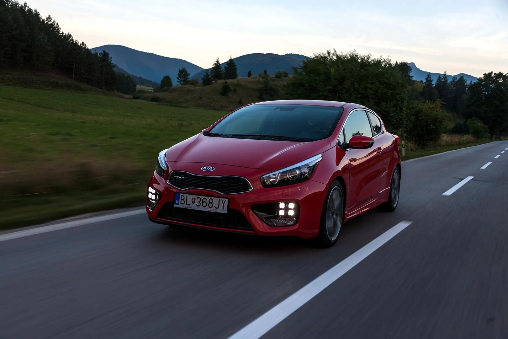 Kia_Ceed_GT_1_generation_restyling__Hatchback_3-door__8.jpg