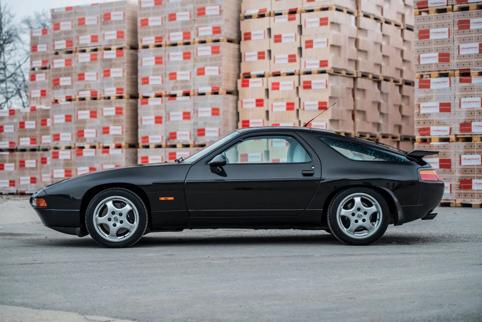 Porsche_928_1_generation__Coupe__3.jpg