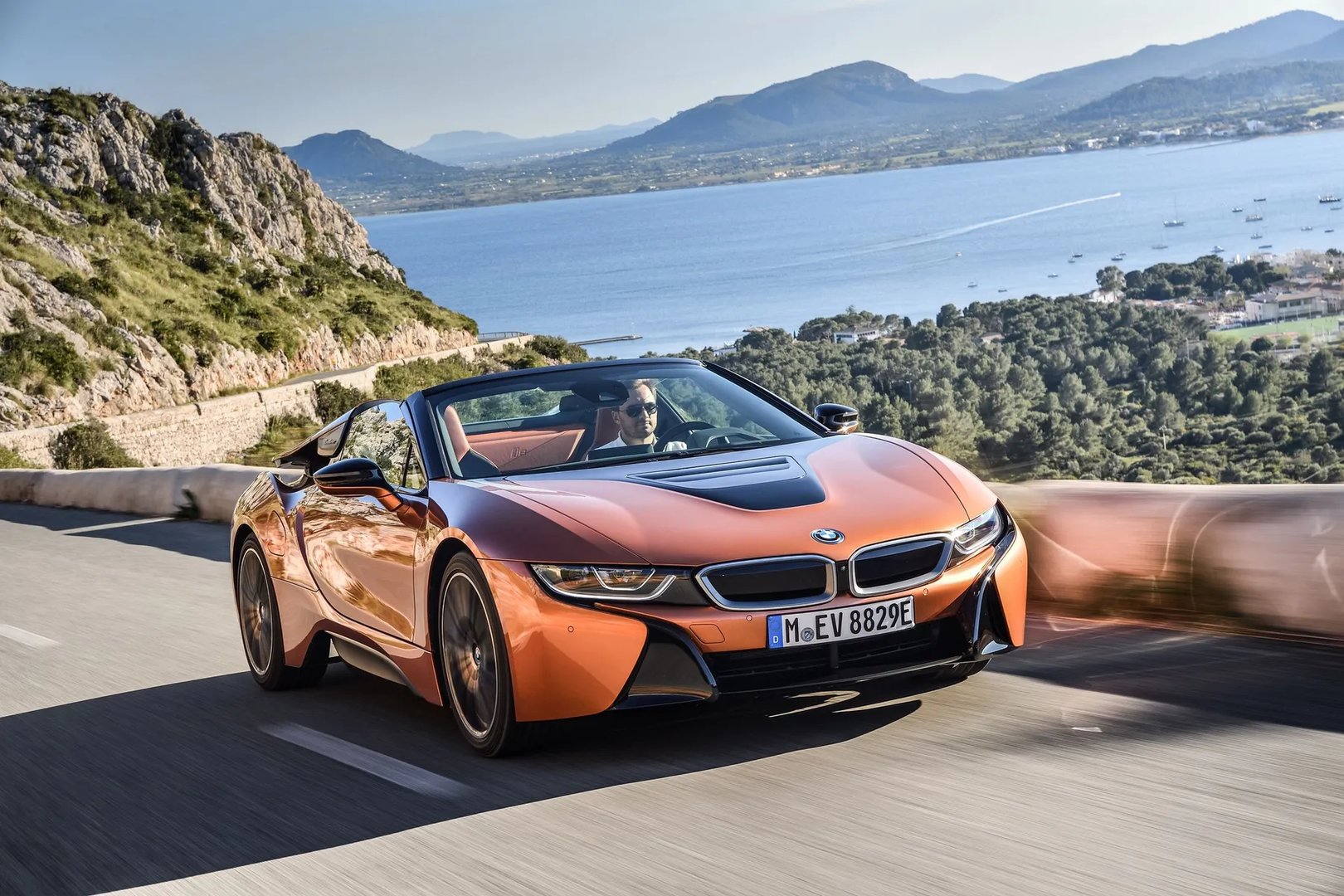 BMW_i8_1_generation_restyling__Roadster__12.jpg
