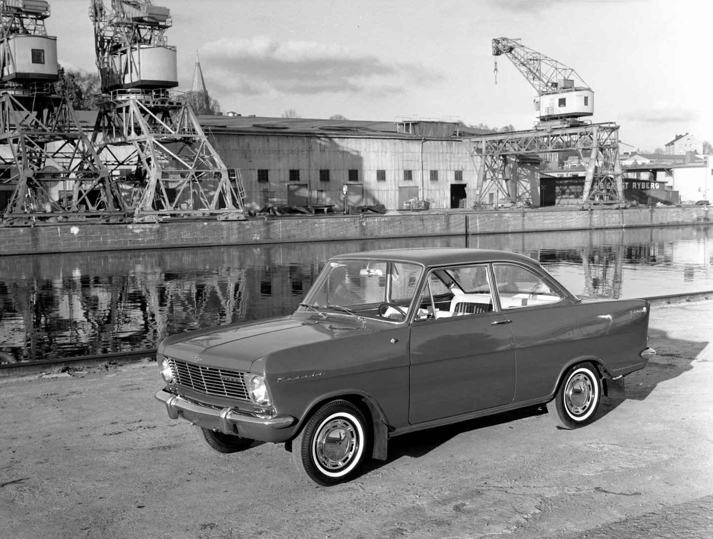 Opel_Kadett_1_generation__Coupe__2.jpg