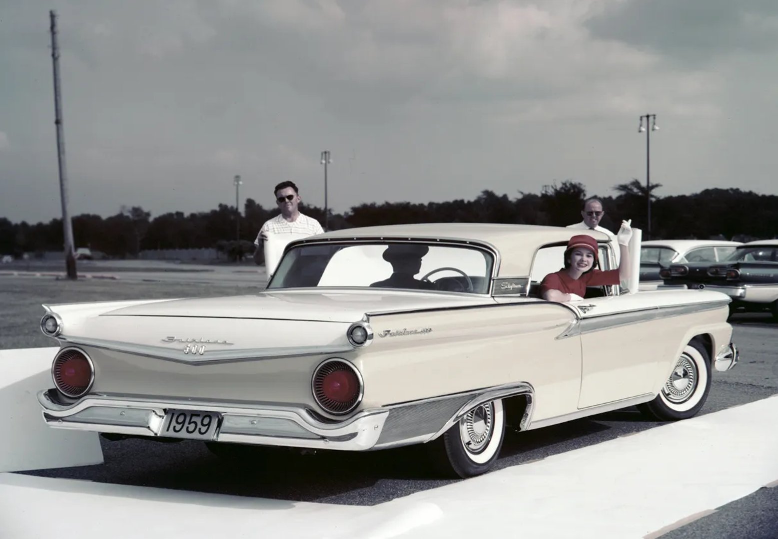 Ford_Galaxie_(USA)_1_generation__Coupe_Hardtop__2.jpg